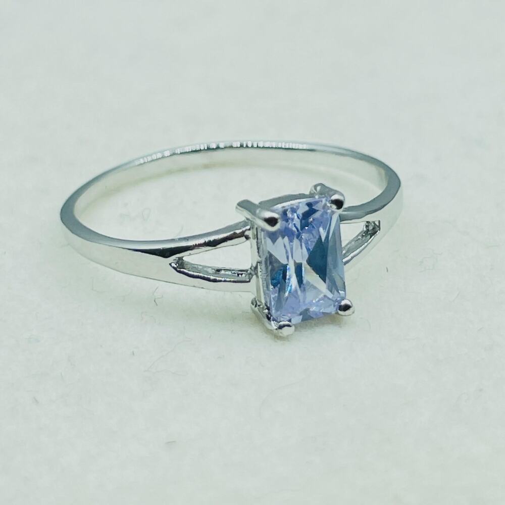 Vintage 925 Sterling Silver Lavender Cubic Zirconia Emerald Cut Solitaire Ring - Picture 6 of 11